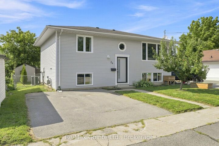 Property Photo: 54 Bentinck Street ON K8V 4E3