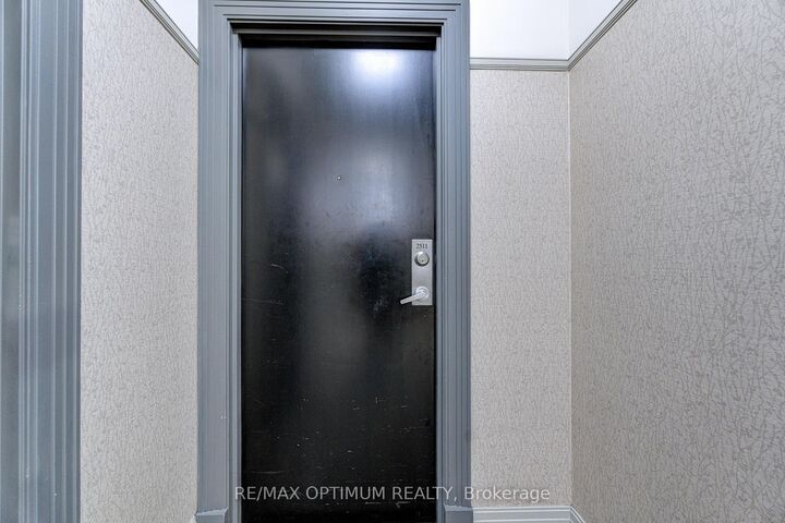 Property Photo: 388 Prince Of Wales Drive 2511 ON L5B 0A1