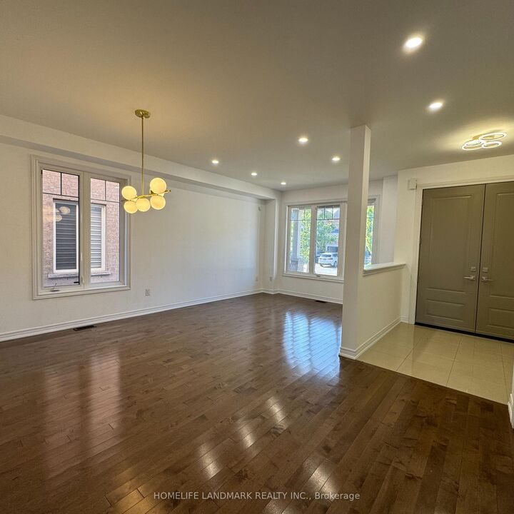 Property Photo: 32 Philips Lake Court ON L4E 0S8