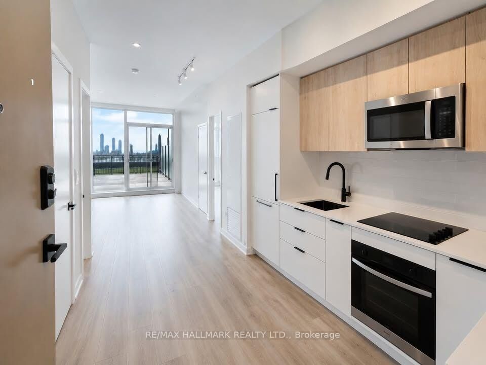 Property Photo:  1185 Dupont Street 322  ON M6H 0G5 