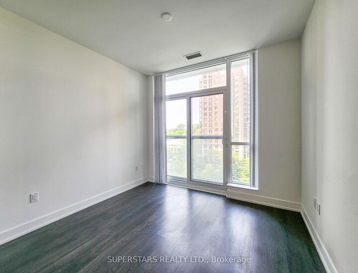 Property Photo: 20 Inn On The Park Drive 645 ON M3C 0P7
