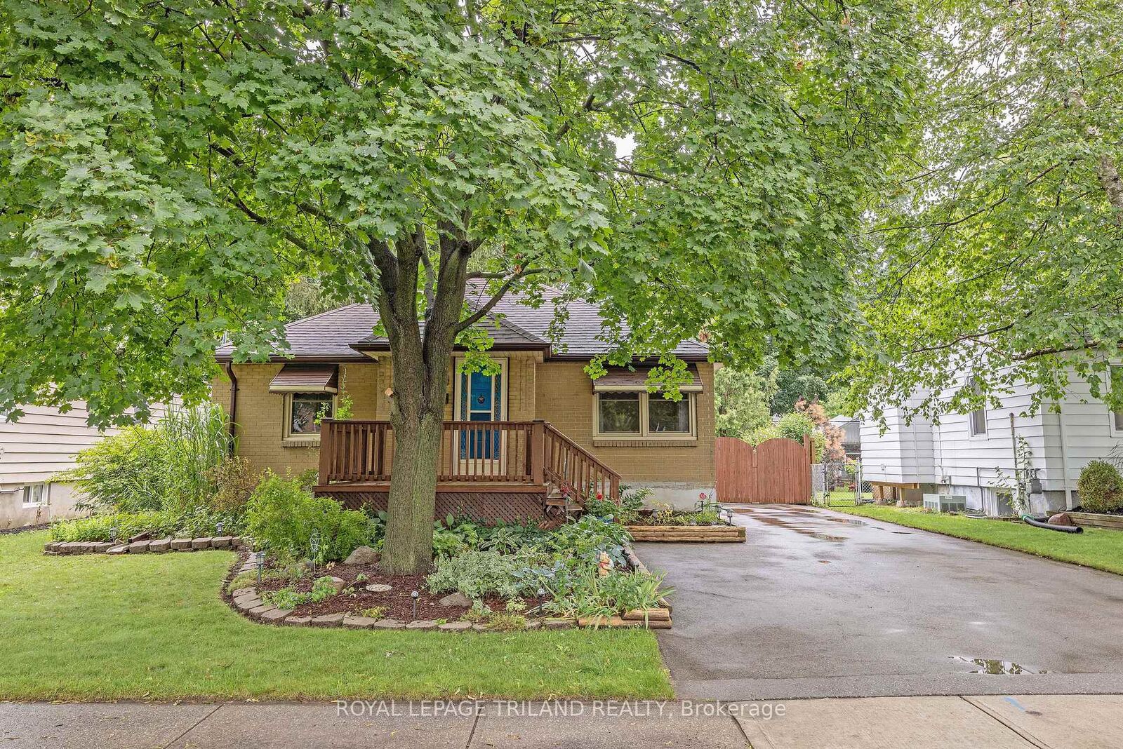 Property Photo:  1858 Park Avenue  ON N5W 2J8 