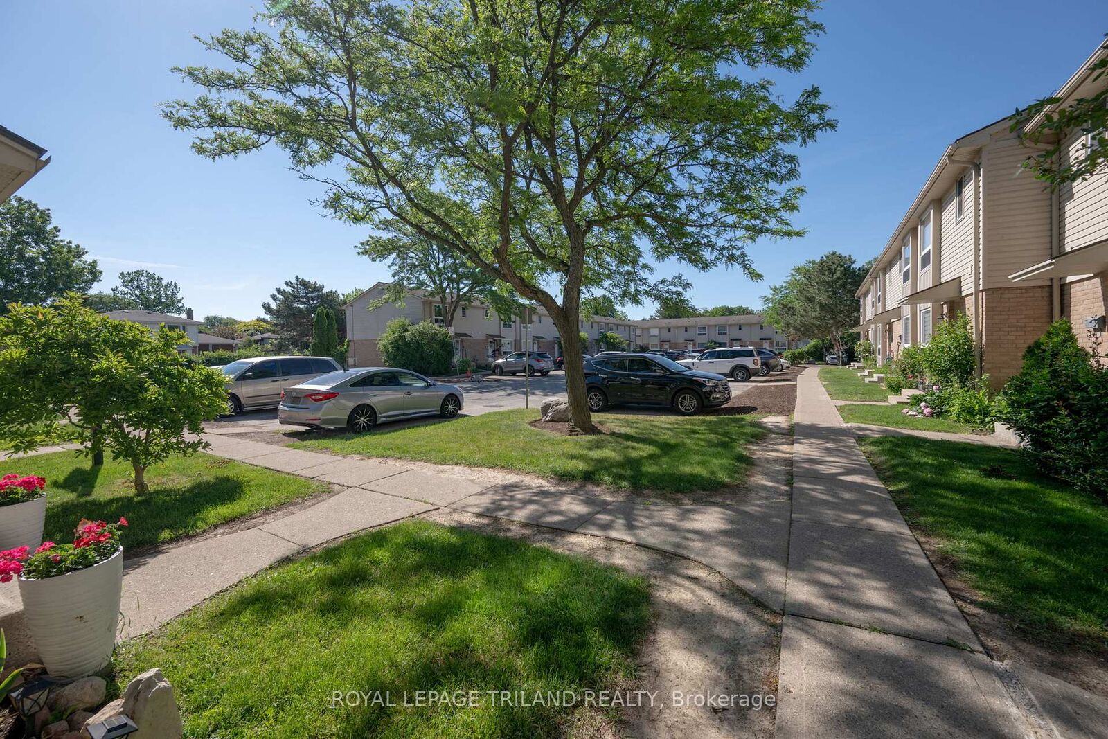 Property Photo: 626 Wharncliffe Road S 28 ON N6J 2N4