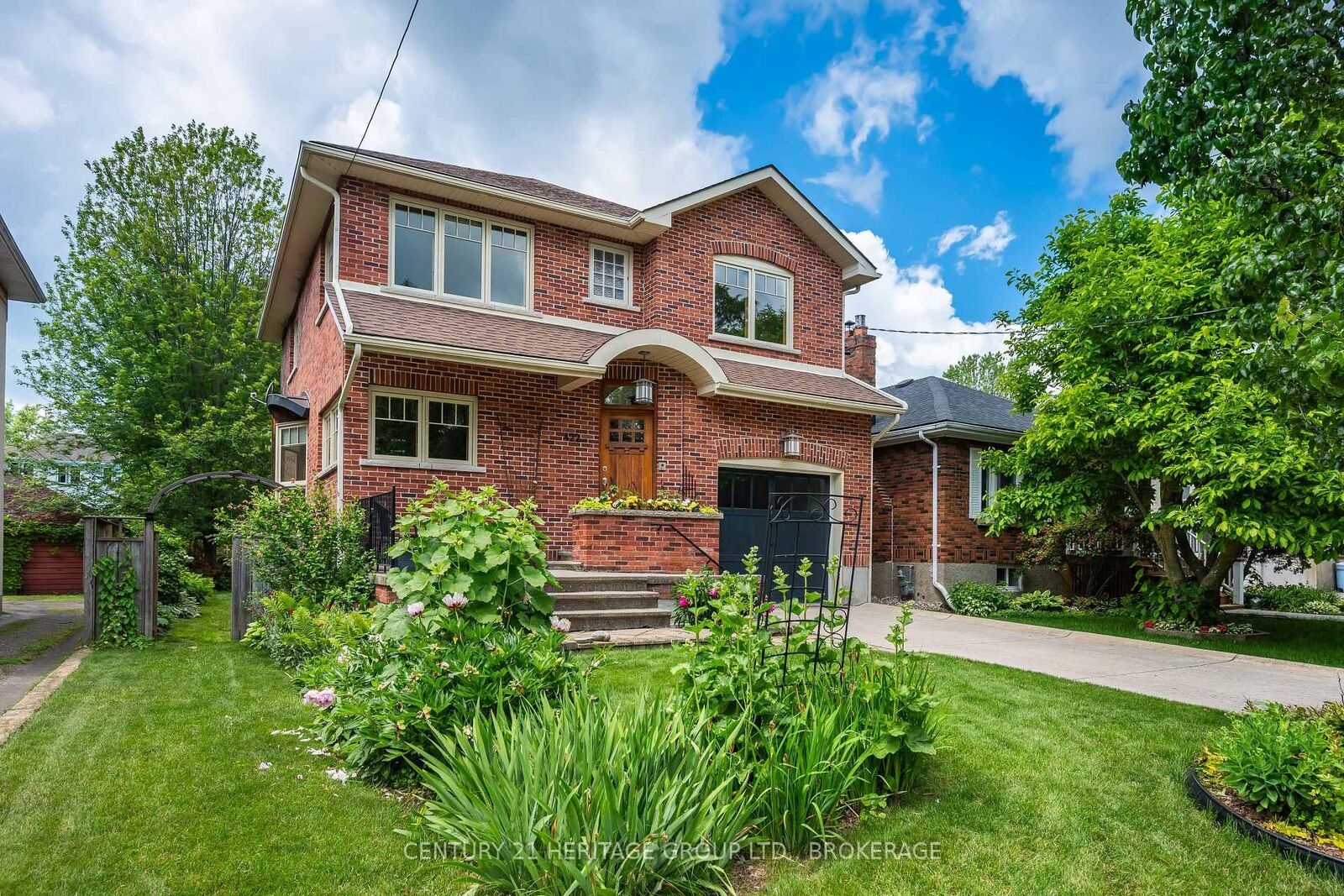 Property Photo: 422 College Street ON K7L 4M7