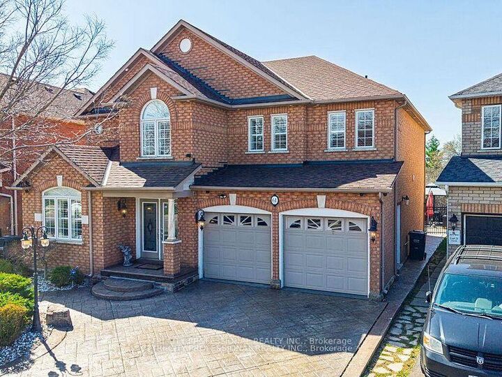 Property Photo: 61 Woodvalley Drive ON L7A 1Z3
