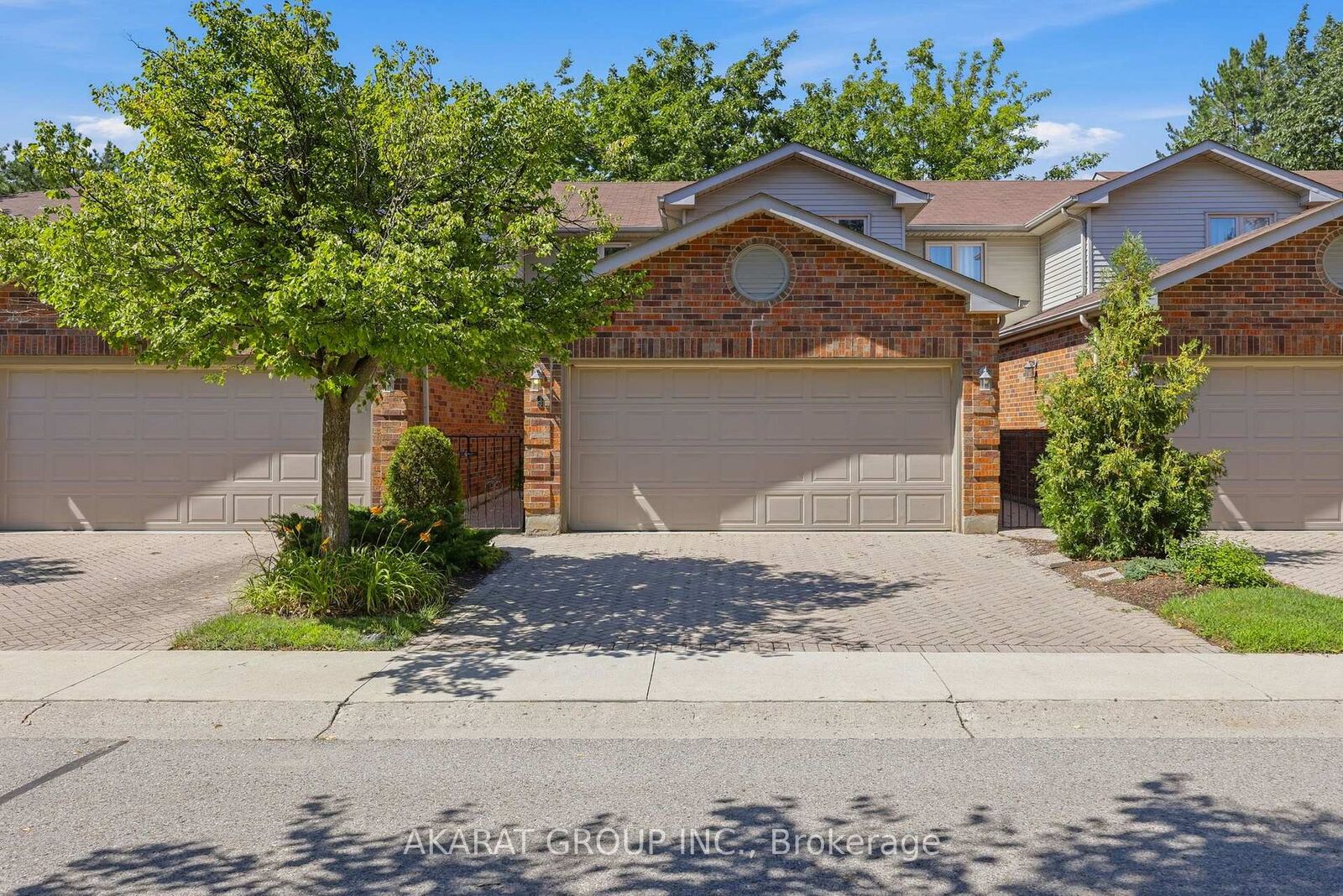 Property Photo: 70 Sunnyside Drive 9 ON N5X 3W4