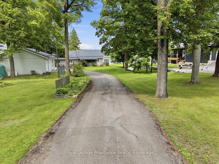 Property Photo: 40 Riverview Drive ON K0L 1Y0