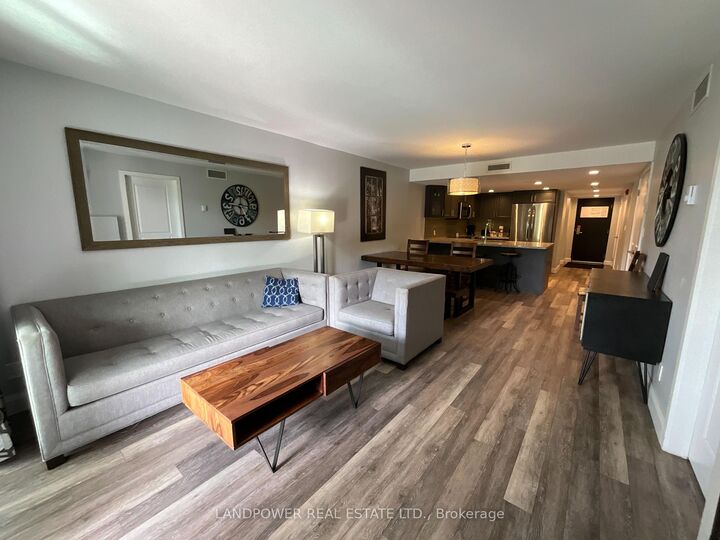 Property Photo: 80 Horseshoe Boulevard 403 ON L4M 4Y8