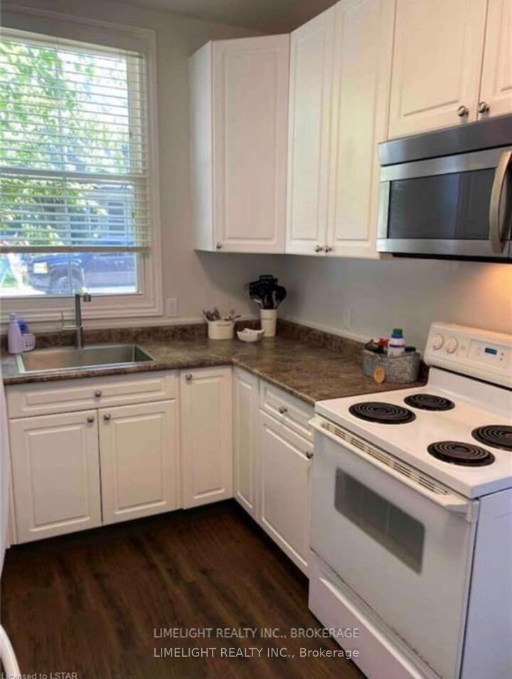 Property Photo:  615 Talbot Street  ON N6A 2T4 