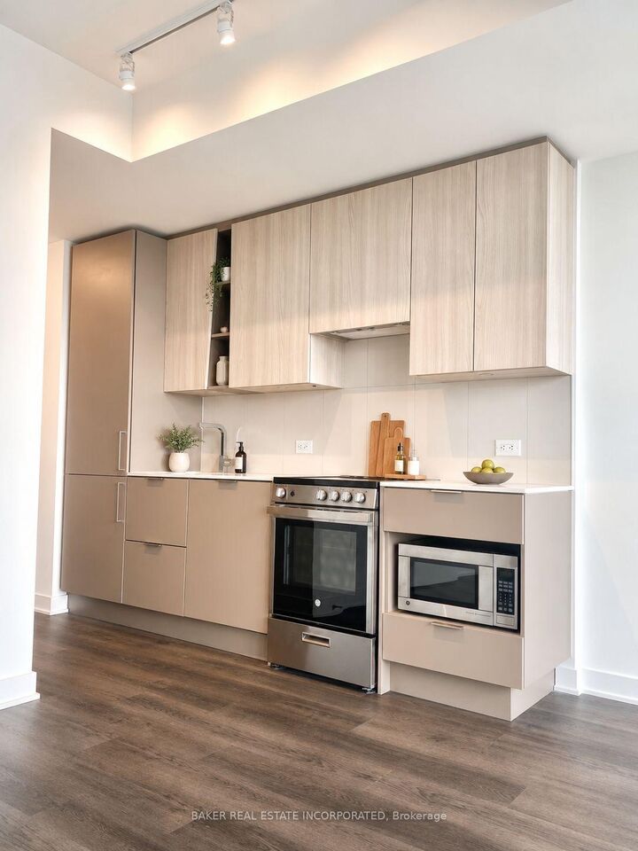 Property Photo: 3900 Confederation Parkway 2108 ON L5B 0M3