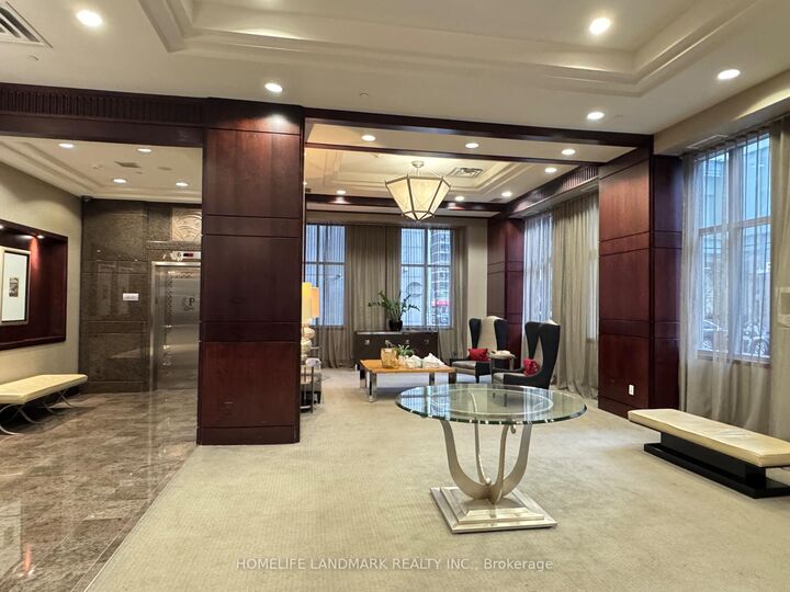 Property Photo:  35 Balmuto Street 501  ON M4Y 0A3 