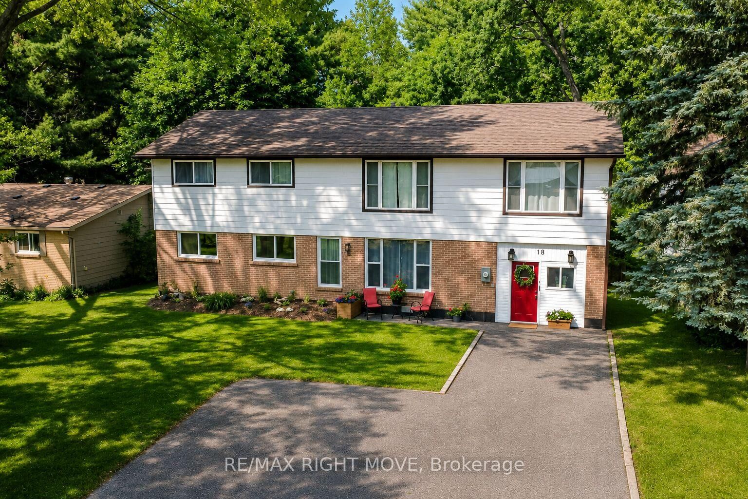 Property Photo: 18 Bushey Avenue ON L3W 0L2
