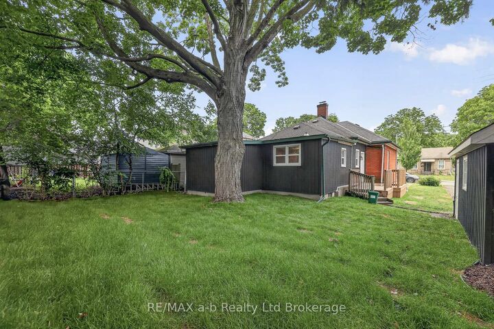 Property Photo: 91 Winniett Street ON N4S 5Z6
