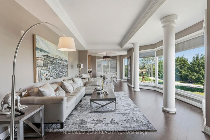 Property Photo: 174 Mountain Park Avenue 2W ON L8V 1A1