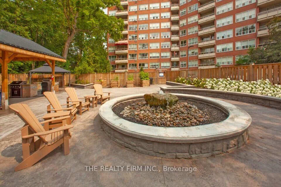 Property Photo: 10 Beechwood Place 801 ON N6C 1H7