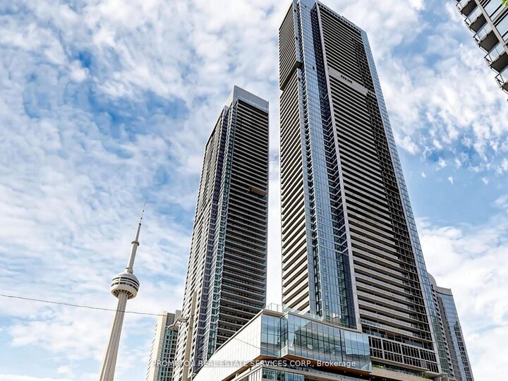 Property Photo:  1 Concord Cityplace Way 5512  ON M5V 0X3 