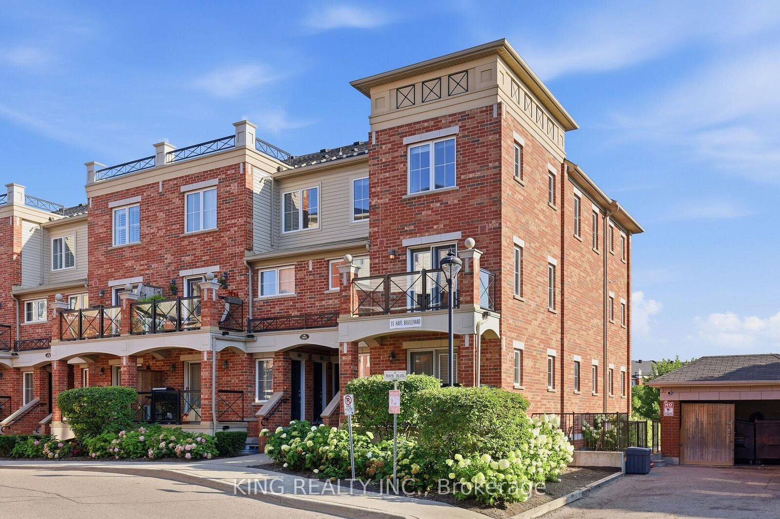 Property Photo:  35 Hays Boulevard 8  ON L6H 0J1 
