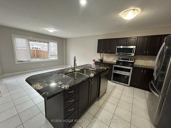 Property Photo: 84 Hardcastle Drive 84 ON N1S 0A4