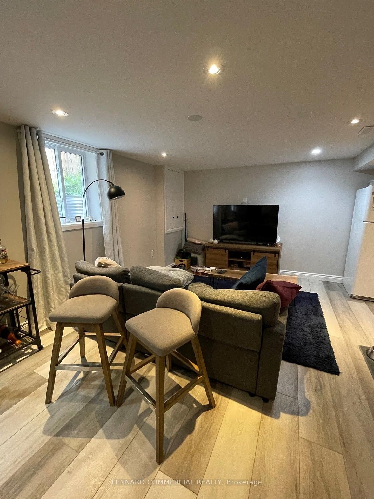 Property Photo:  956 Lemar Road U-B  ON L3Y 1S1 