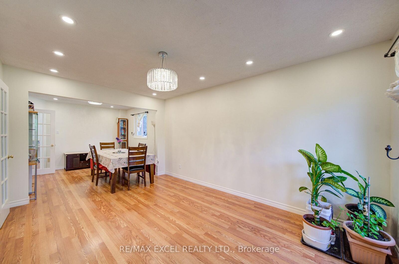 Property Photo:  104 Lambeth Court  ON L3Y 6S1 
