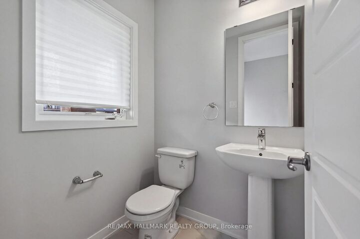 Property Photo: 717 Fenwick Way ON K2J 7E2