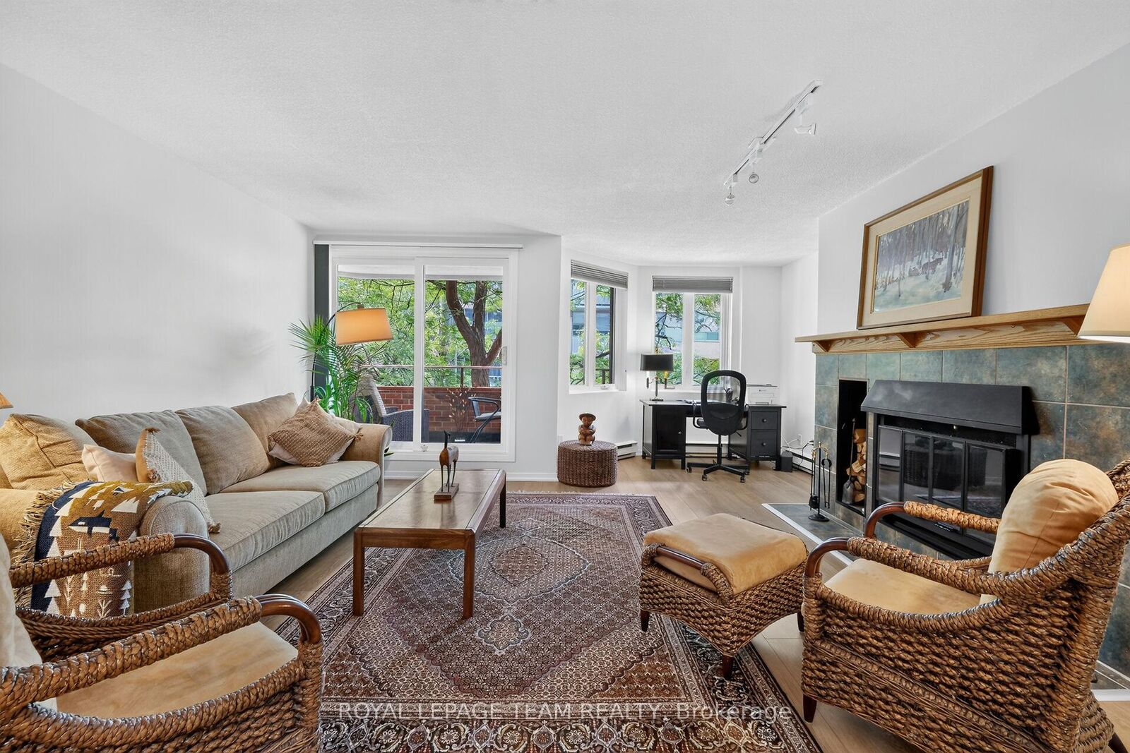 Property Photo:  317 Metcalfe Street W 302  ON K2P 1S3 