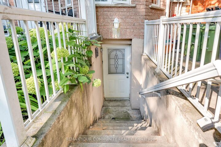 Property Photo: 176 Lisgar Street W Bsmt ON M6J 3G3