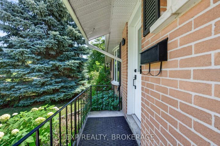 Property Photo: 659 Sussex Boulevard ON K7M 5A9