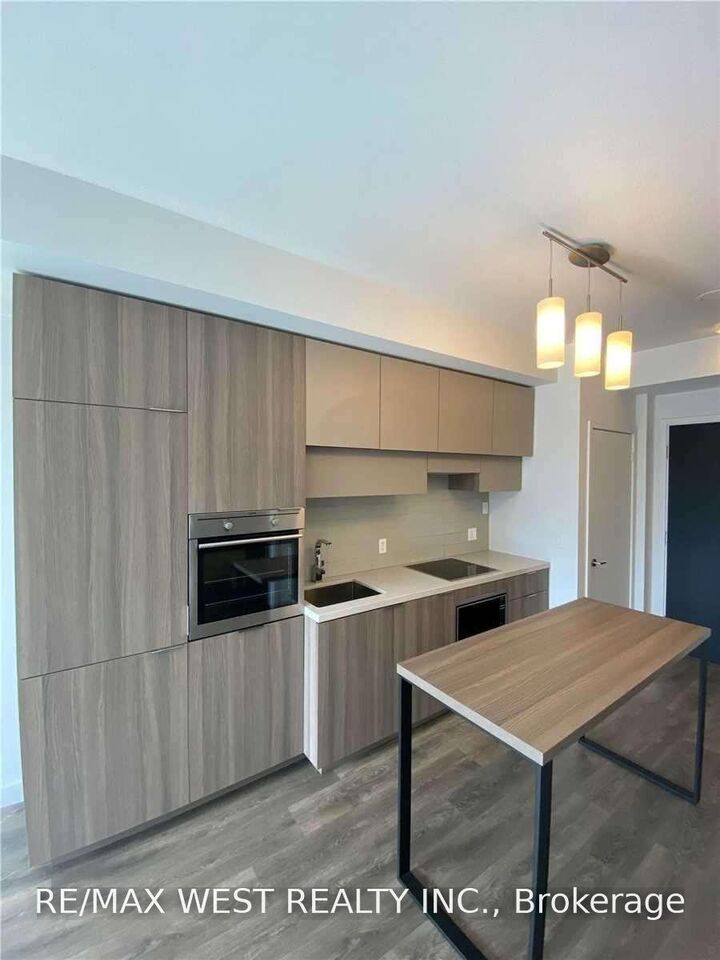 Property Photo:  8 Eglinton Avenue E 909  ON M4P 1A6 