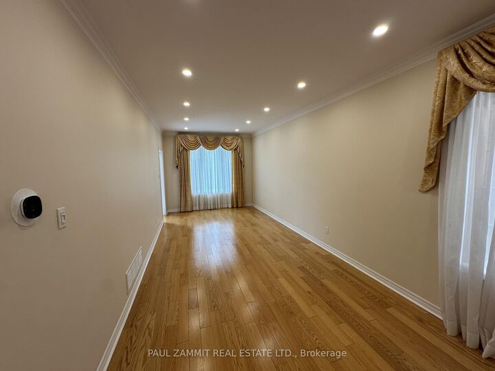 Property Photo: 103 Scoville Square ON M1V 5M1