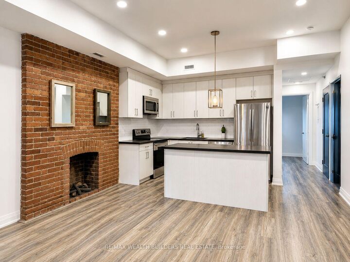 Photo de la propriété: 219 Jarvis Street 5 ON M5J 2C1