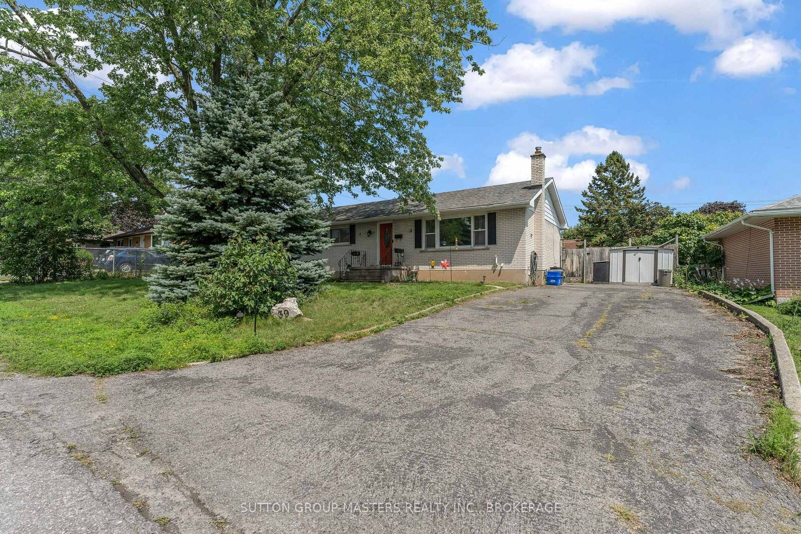 Property Photo:  39 Oxford Crescent  ON K7N 1R1 