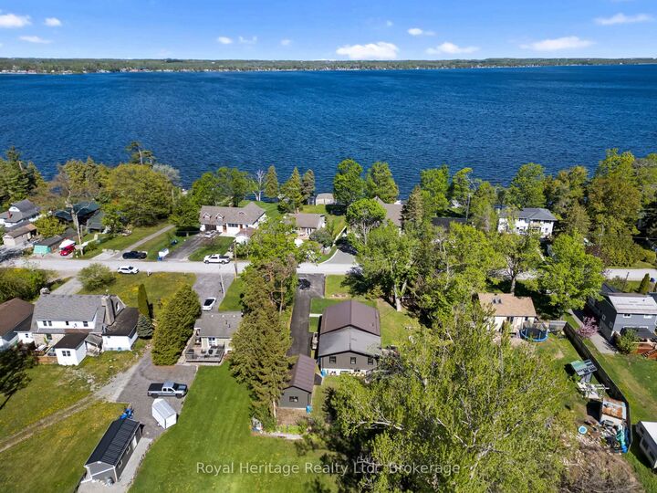Property Photo: 35 Leslie Frost Lane ON K9V 4R6