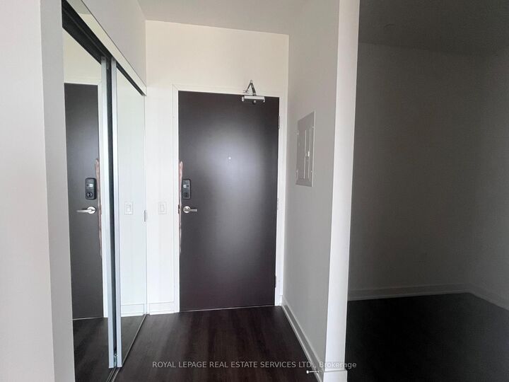 Property Photo: 448 Burnahamthorpe Road W 613 ON L5B 0R4