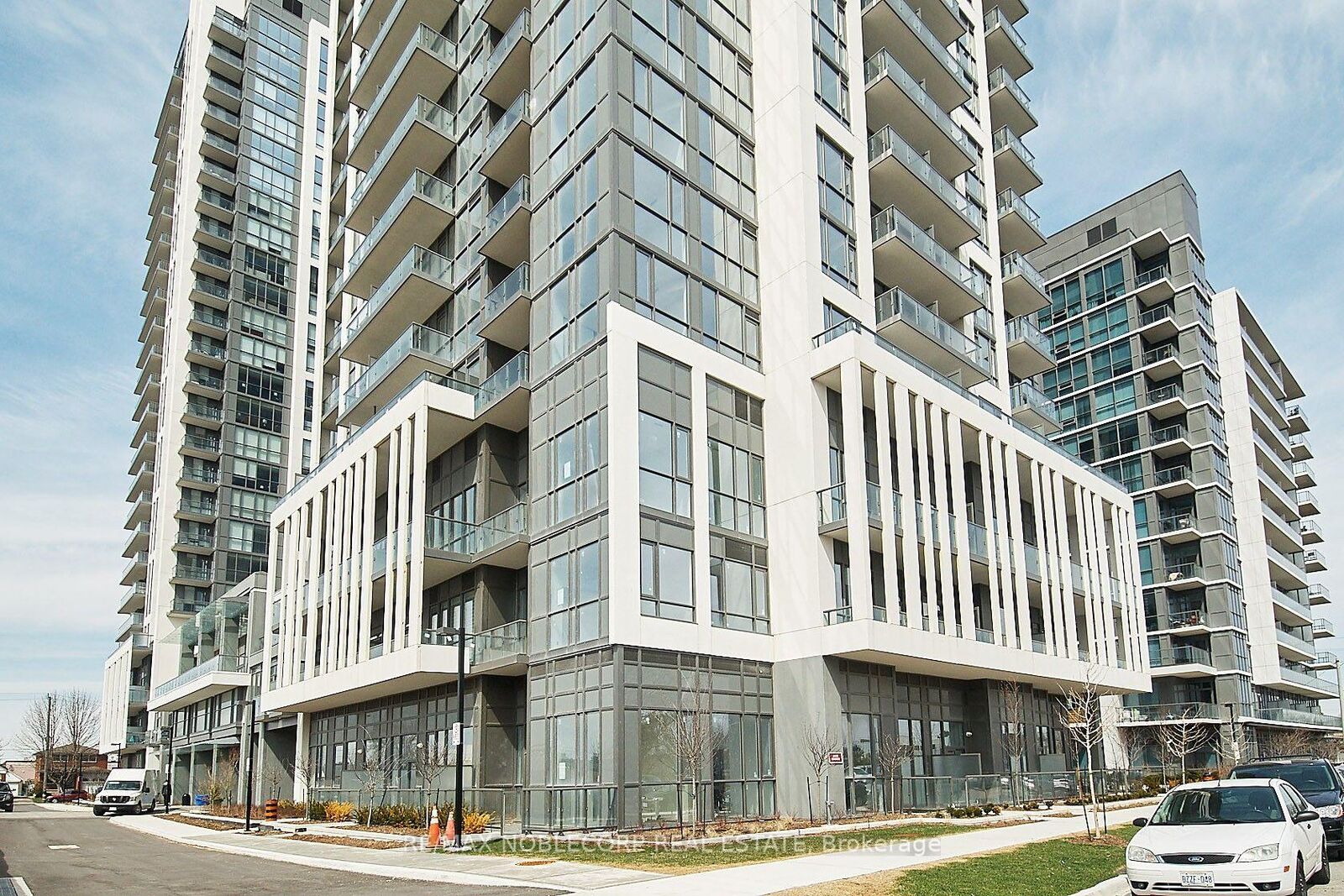 Property Photo: 17 Zorra Street 807 ON M8Z 0C8