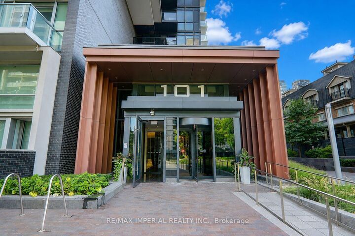 Property Photo: 101 Erskine Avenue 2905 ON M4P 0C5