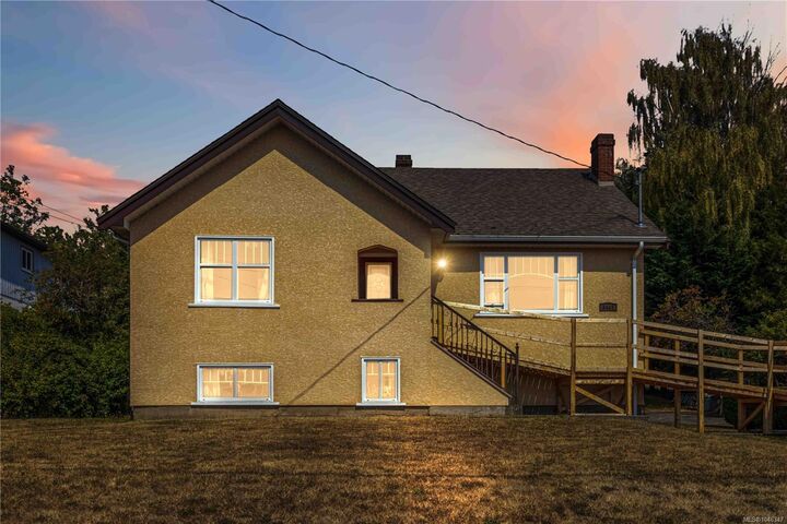 3441 Lovat Ave — photo 1