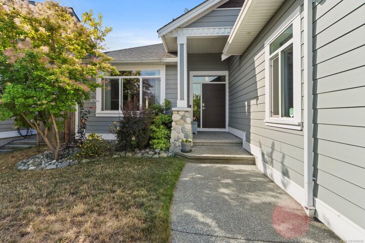 Property Photo:  5612 Hammond Bay Rd  BC V9T 6S2 