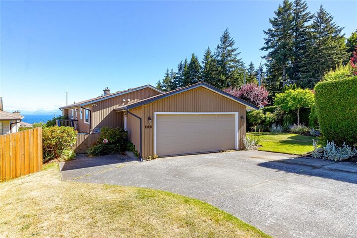 Property Photo: 101 Bonavista Pl BC V9T 1K4