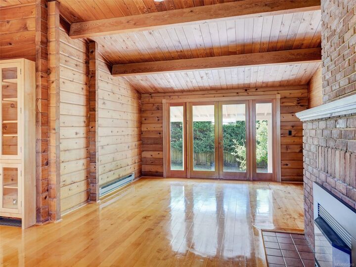 Property Photo: 901 Verdier Ave BC V8M 1B3