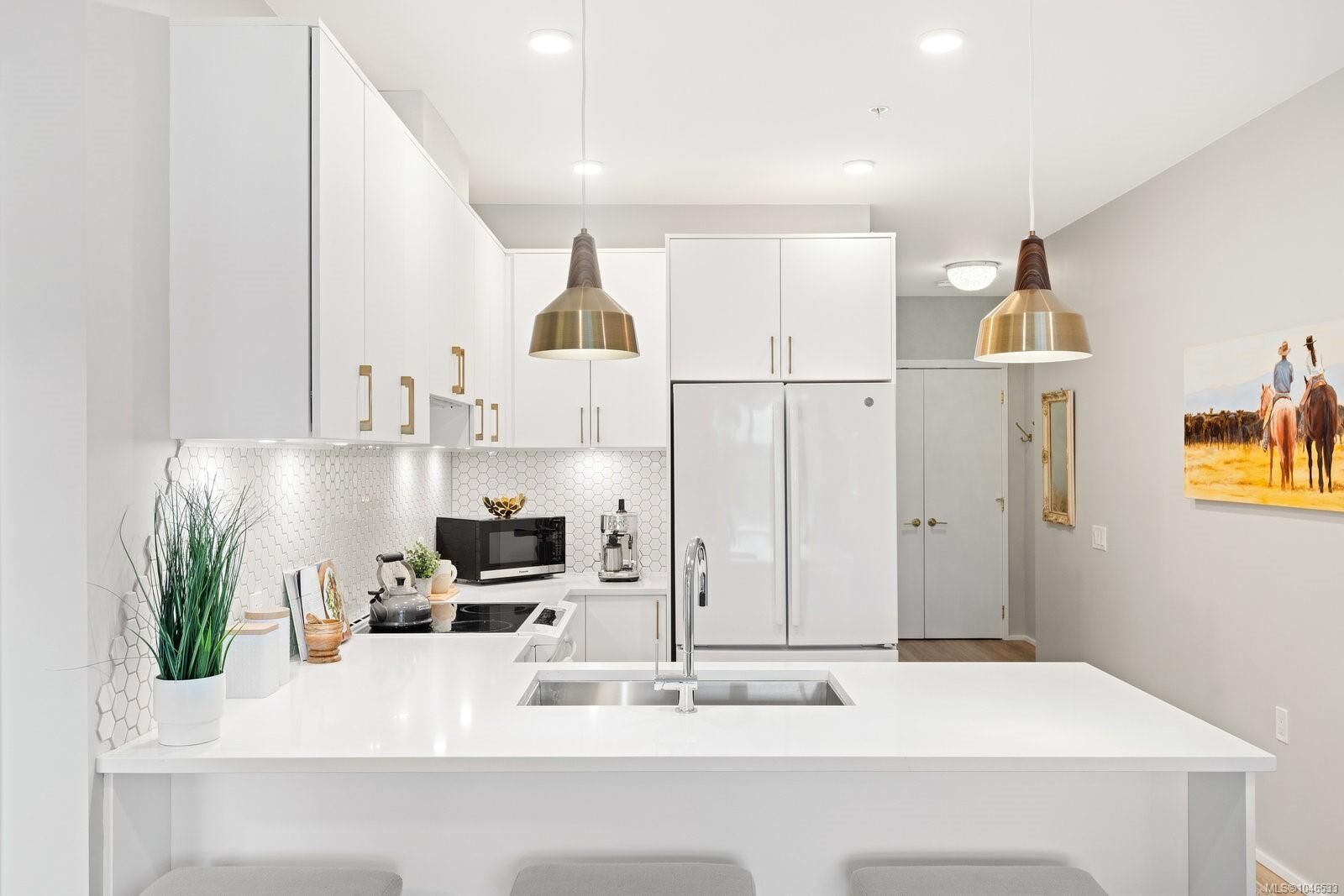 Property Photo: 2348 Beacon Ave #303 BC V8L 1X3