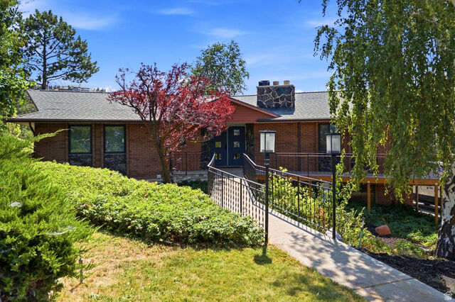 Property Photo:  102 E Oakridge Dr S  UT 84010 