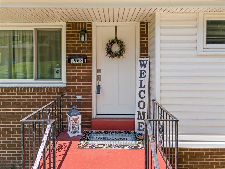 Property Photo:  1962 Homestead Duquesne Rd  PA 15122 