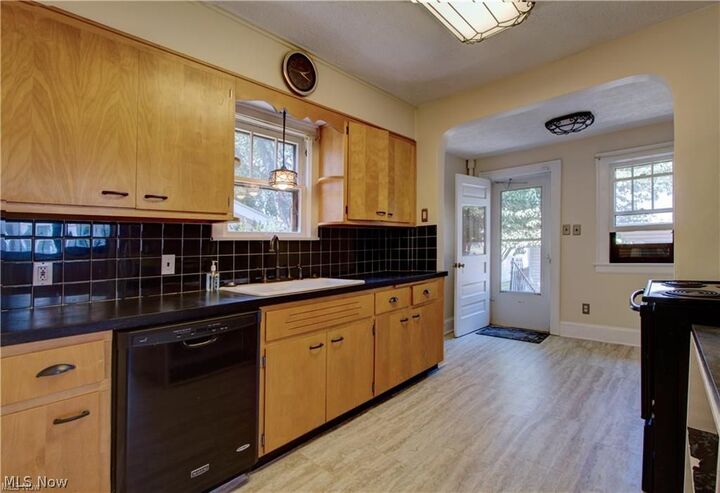 Property Photo:  515 N Firestone Boulevard  OH 44301 