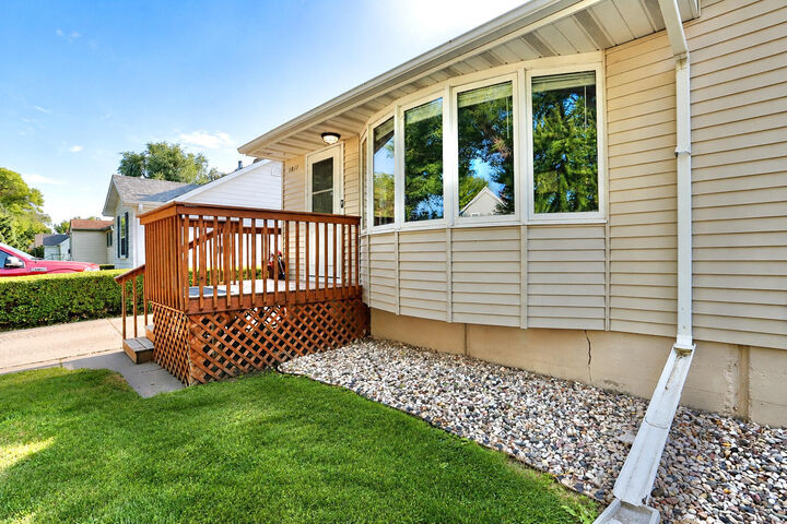 Property Photo: 1011 N 1st Street SD 57401