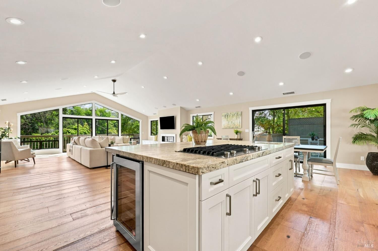 Property Photo:  905 Robertson Road  CA 95442 