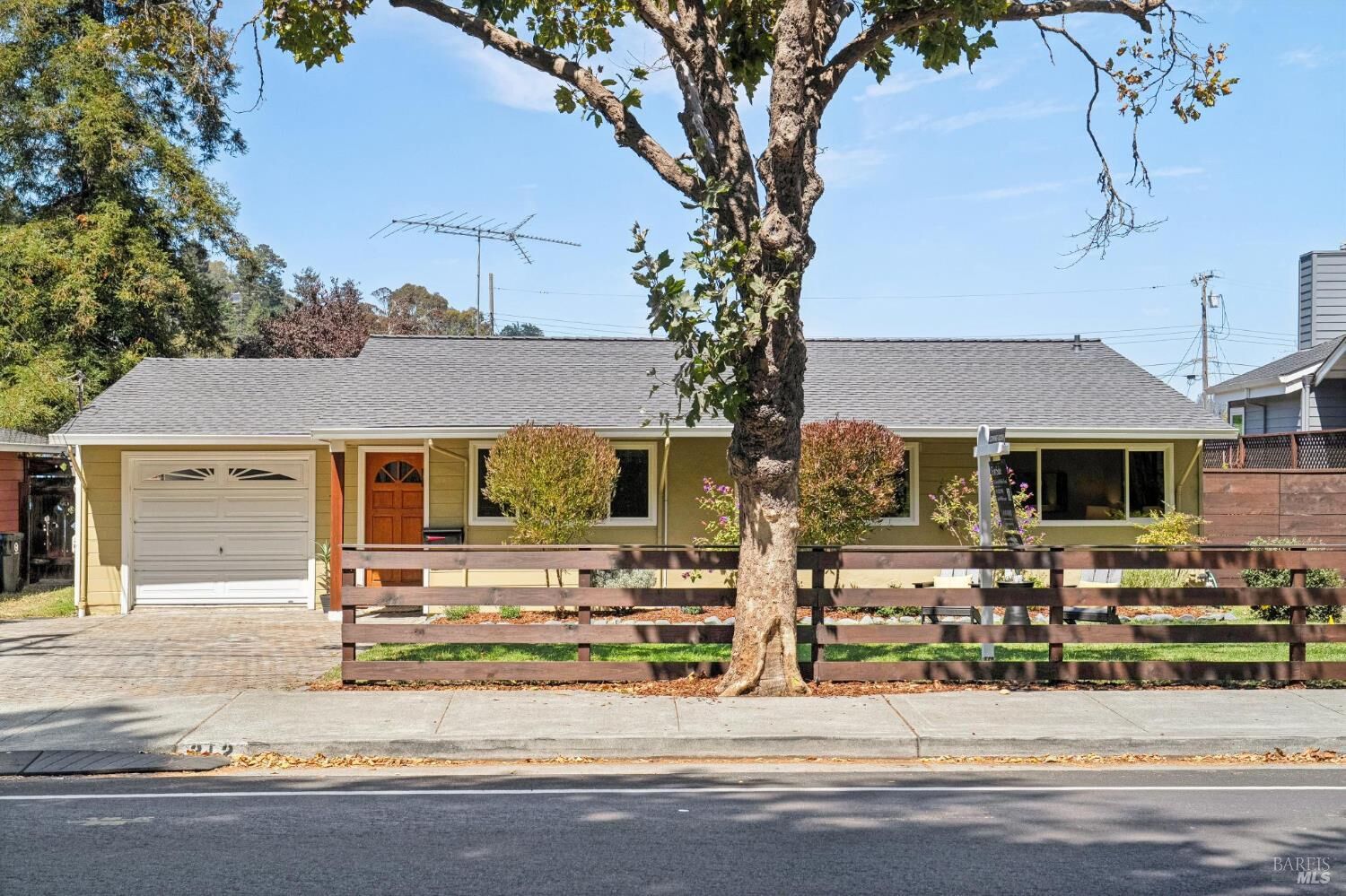 Property Photo:  312 Marin Avenue  CA 94941 