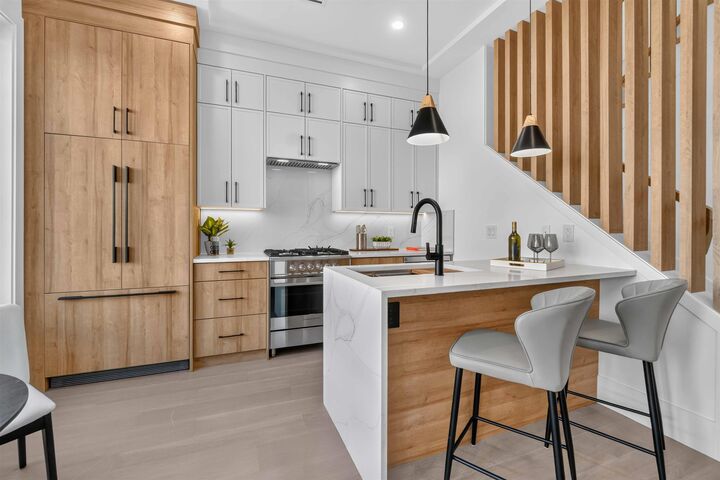 Property Photo: 3271 E Georgia Street 2 BC V5K 2L2