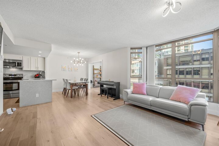 Property Photo:  867 Hamilton Street  BC V6B 2R7 