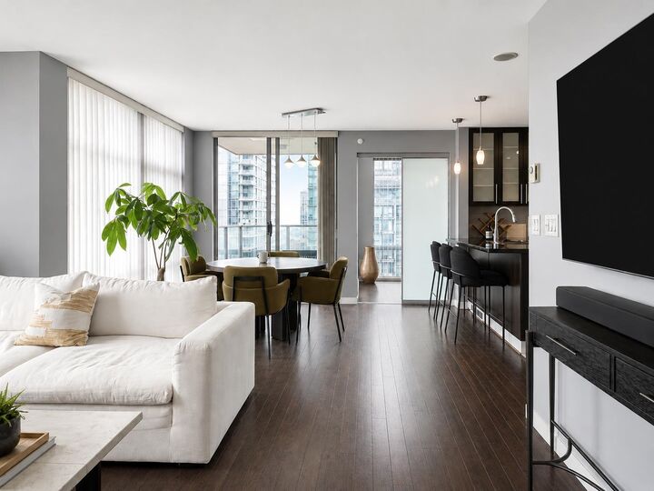 Property Photo:  1225 Richards Street 2203  BC V6B 1E6 